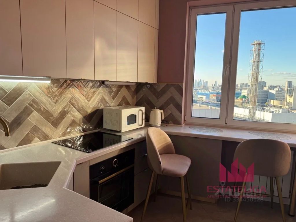 m. ZIL: Apartment, 2-rooms