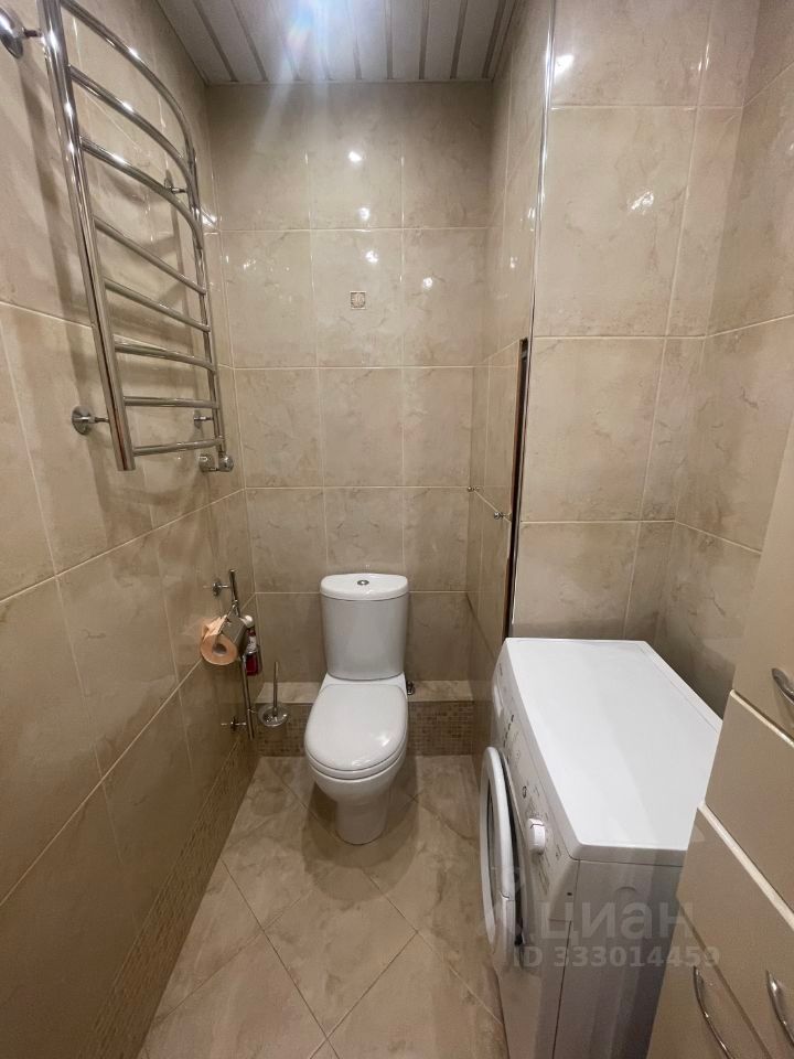 m. Universitet druzhby narodov: Apartment, 2-rooms