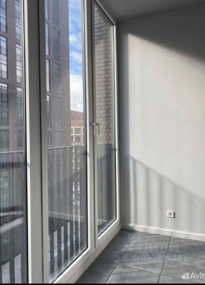 m. ZIL: Apartment, 2-rooms
