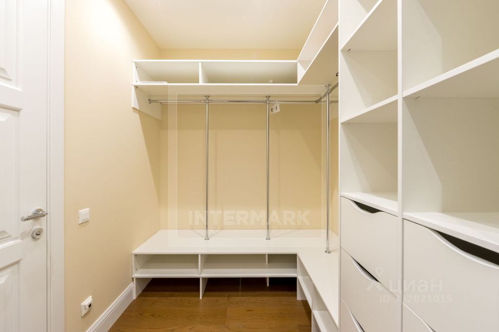 m. Shabolovskaya: Apartment, 3-rooms