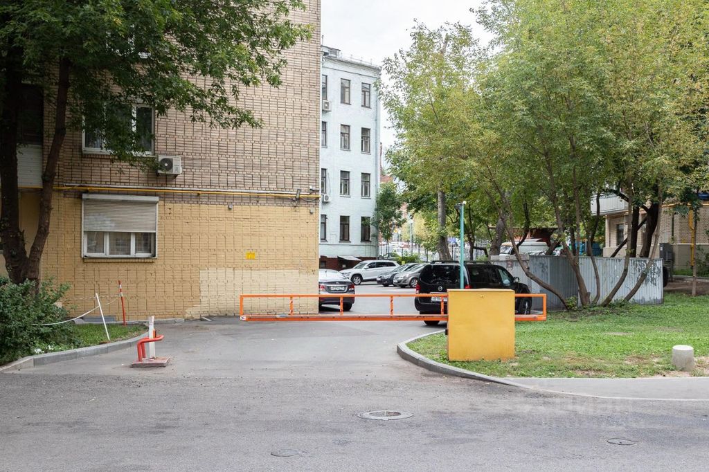 m. Barrikadnaya: Apartment, 2-rooms