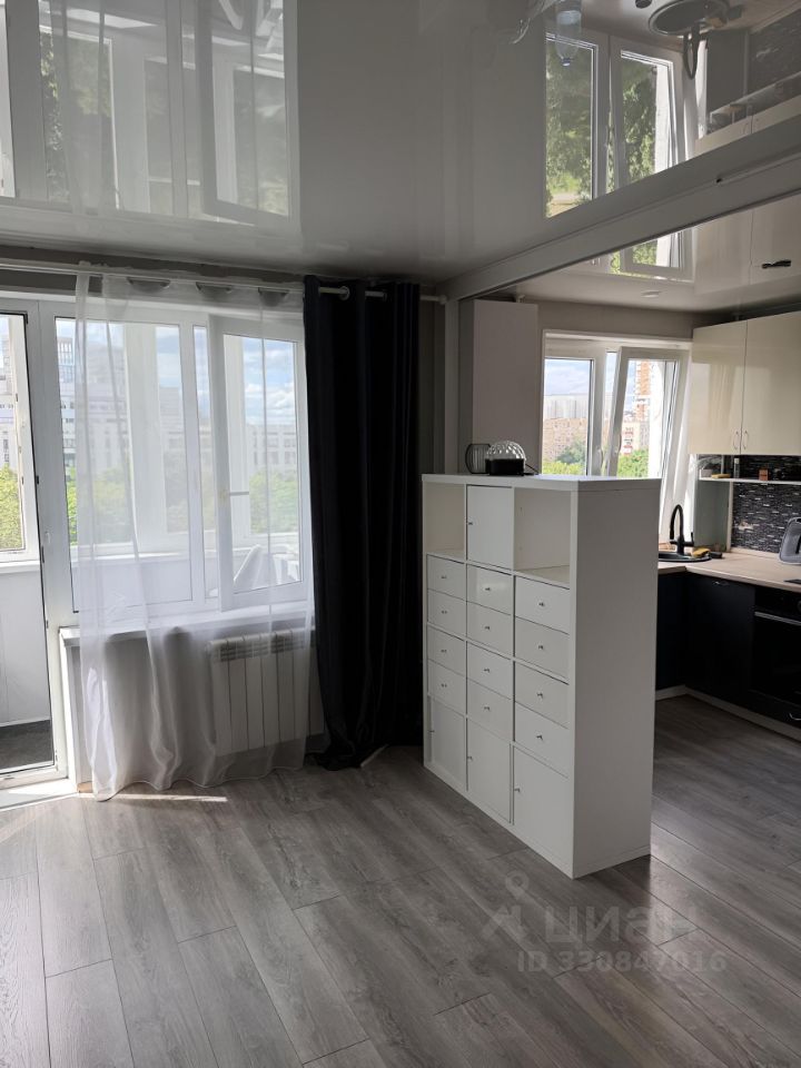 m. Ulitsa 1905 goda: Apartment, studio