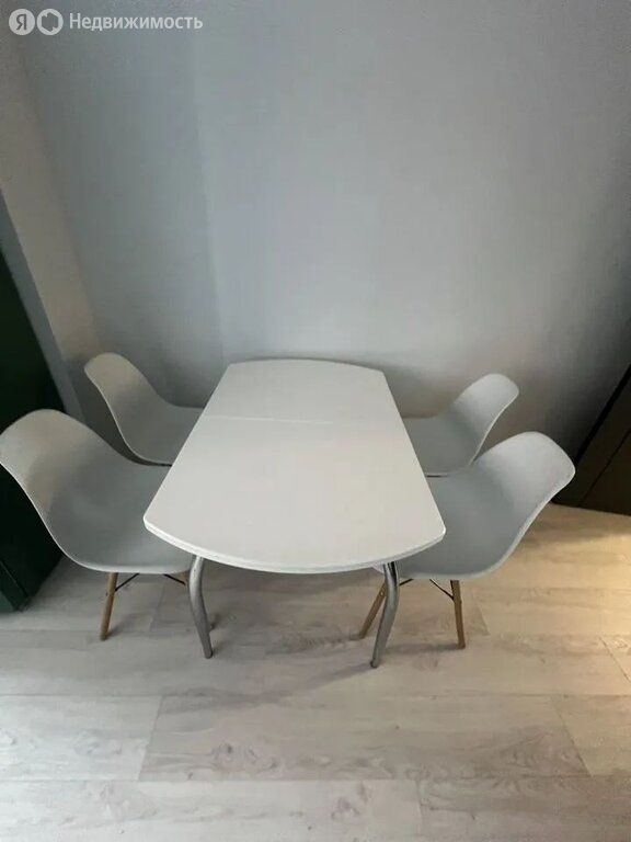 m. ZIL: Apartment, 1-rooms