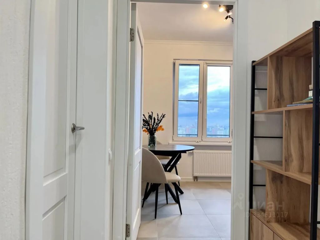 m. Oktyabrskoe pole: Apartment, 1-rooms