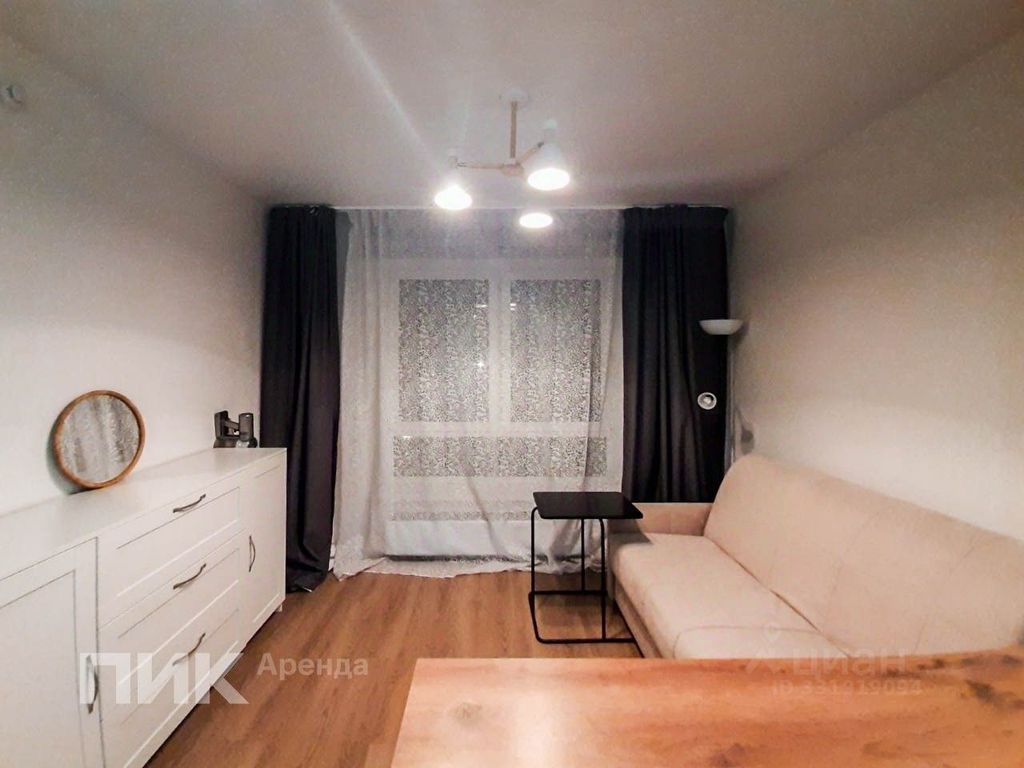 m. Opalikha: Apartment, studio