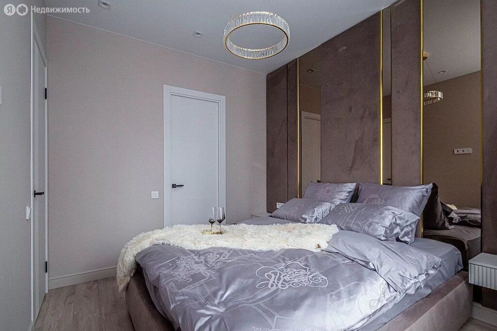 m. ZIL: Apartment, 1-rooms