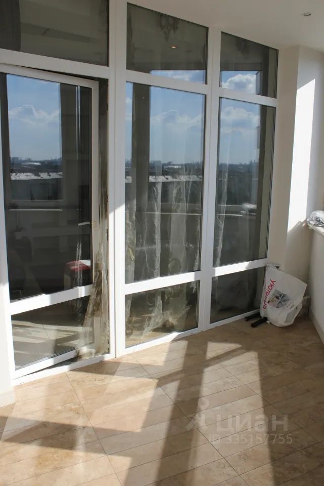 m. Oktyabrskaya: Apartment, 3-rooms