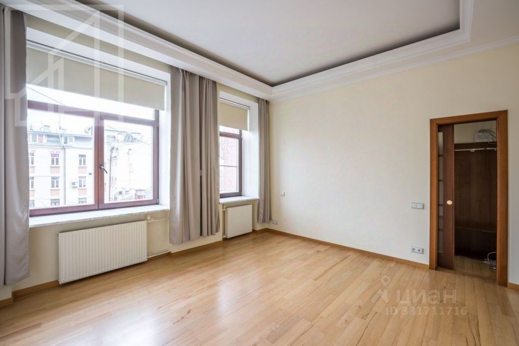 m. Kropotkinskaya: Apartment, 4-rooms