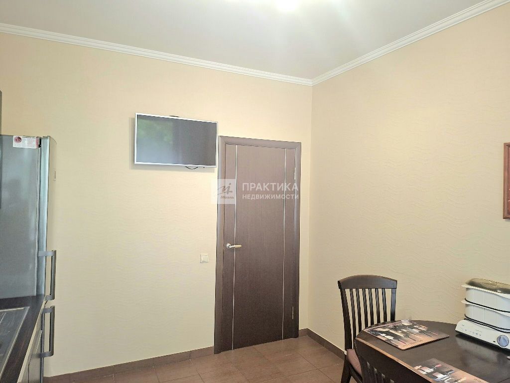 m. Ploschad Gagarina: Apartment, 2-rooms
