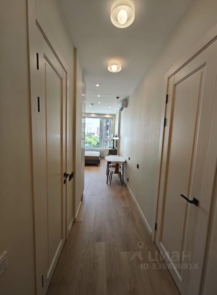 m. Verkhnie Kotly: Apartment, studio