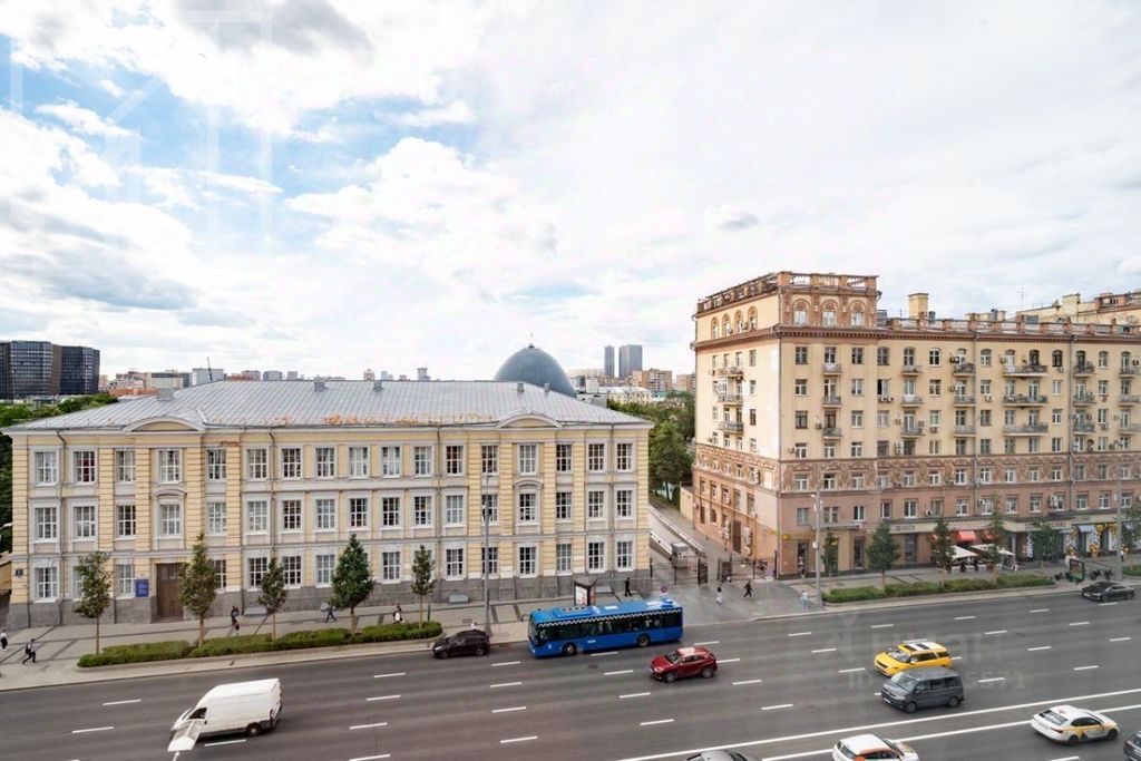 m. Barrikadnaya: Apartment, 2-rooms