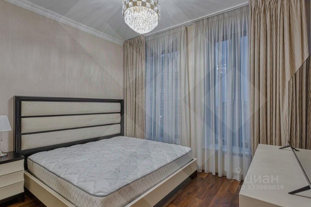 m. Molodezhnaya: Apartment, 3-rooms