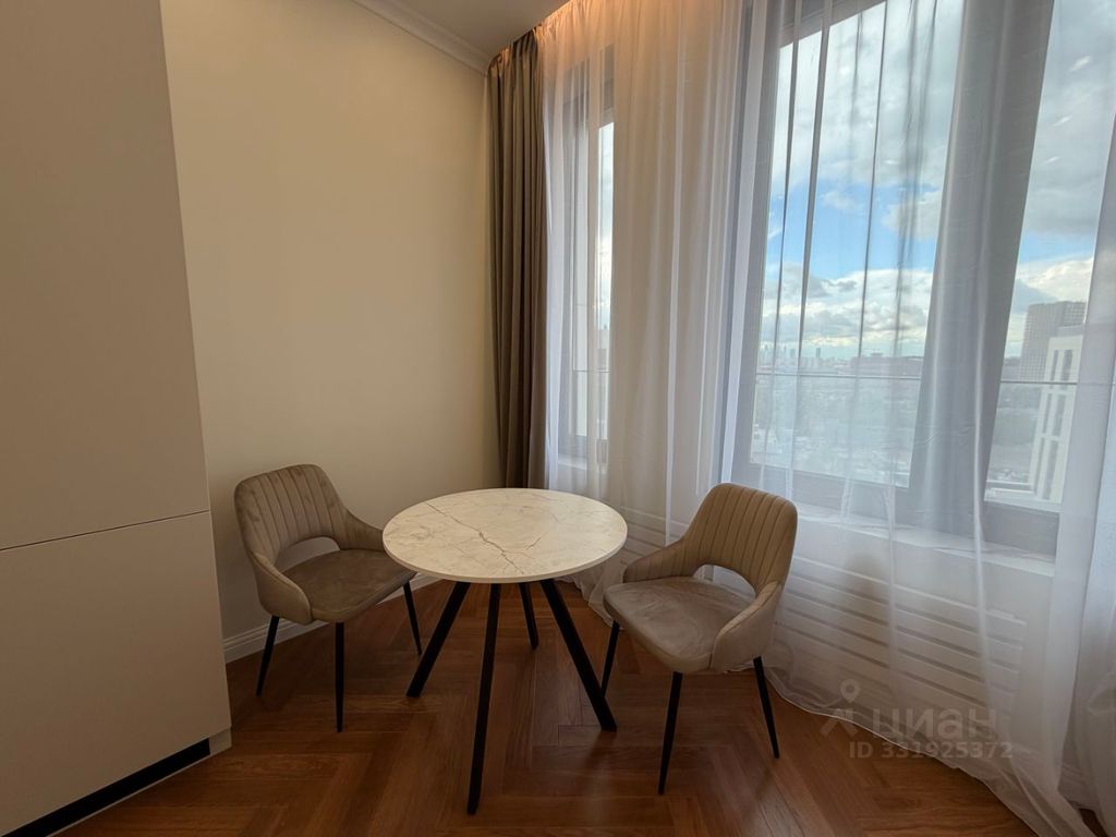 m. ZIL: Apartment, 1-rooms