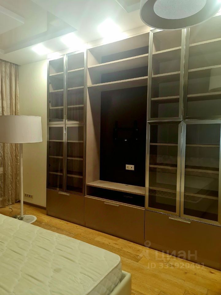 m. Ulitsa Akademika Koroleva: Apartment, 3-rooms
