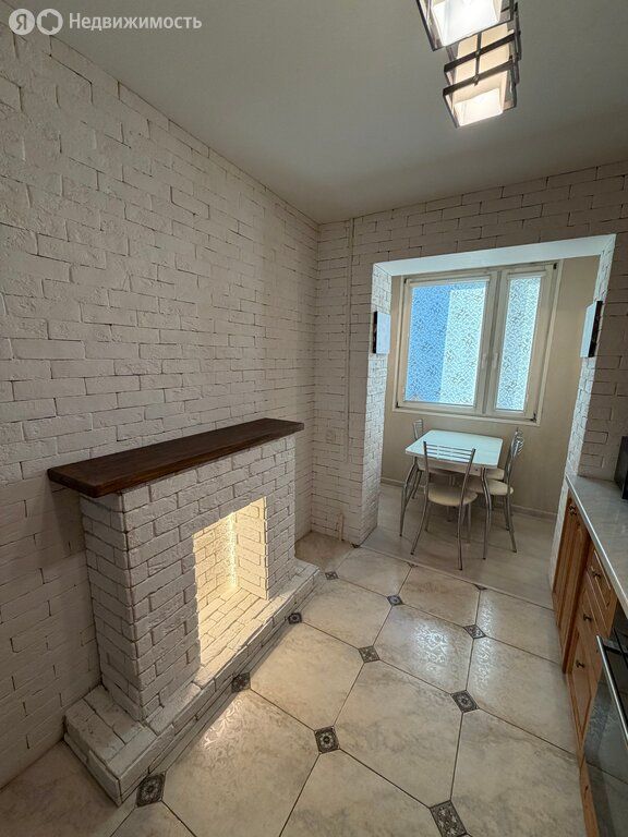 m. Ulitsa Dmitrievskogo: Apartment, 3-rooms