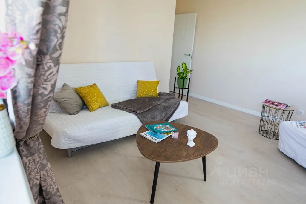 m. Strogino: Apartment, 2-rooms