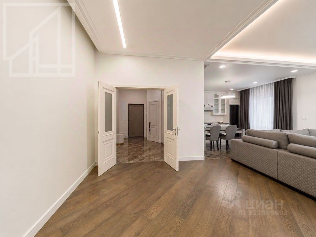 m. Novokuznetskaya: Apartment, 4-rooms