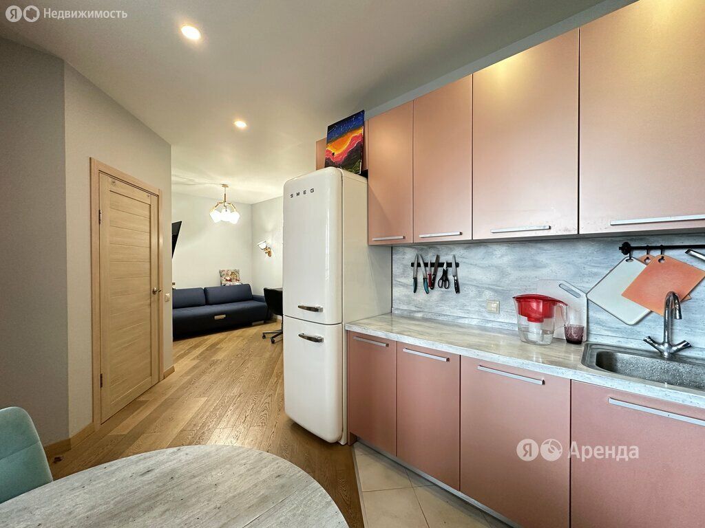 m. ZIL: Apartment, 1-rooms