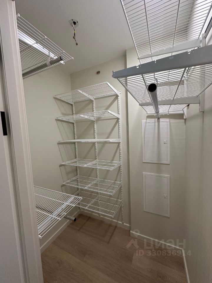 m. Verkhnie Kotly: Apartment, studio