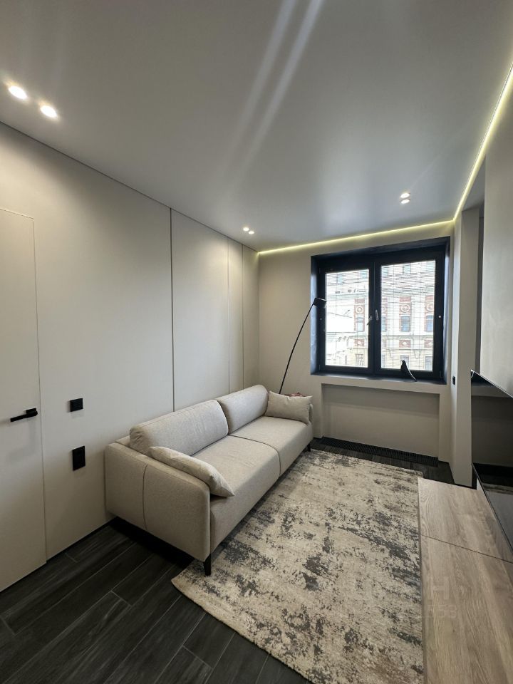 m. Ploschad trekh vokzalov: Apartment, 2-rooms