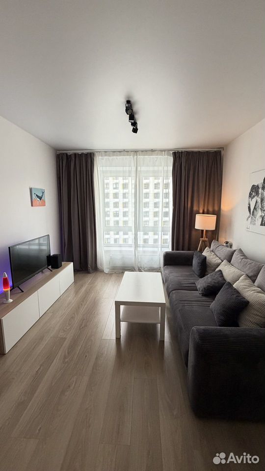 m. Lukhmanovskaya: Apartment, 1-rooms