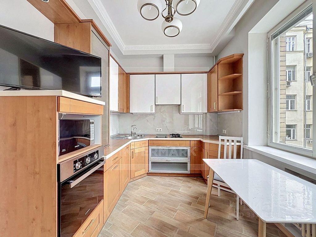 m. Mayakovskaya: Apartment, 3-rooms