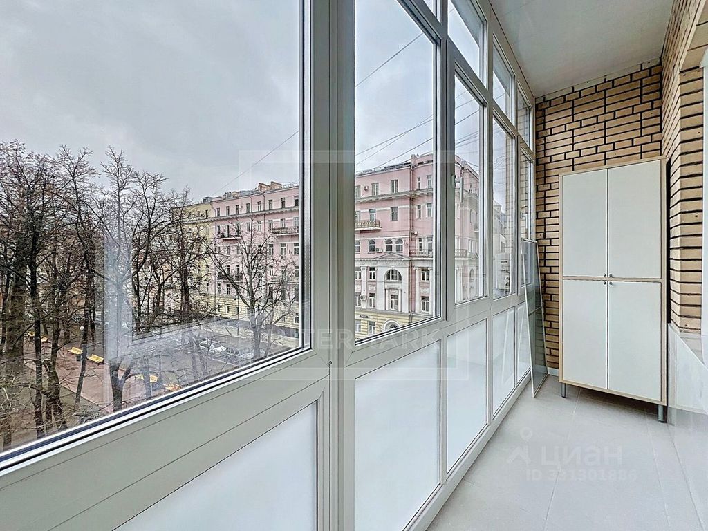 m. Mayakovskaya: Apartment, 3-rooms