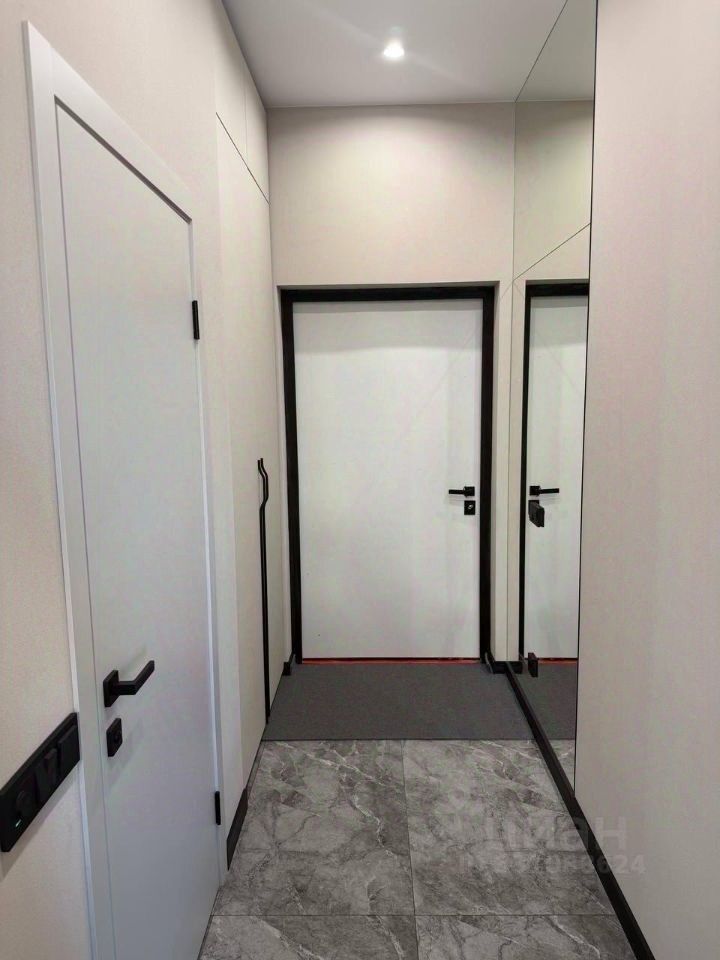 m. ZIL: Apartment, 2-rooms