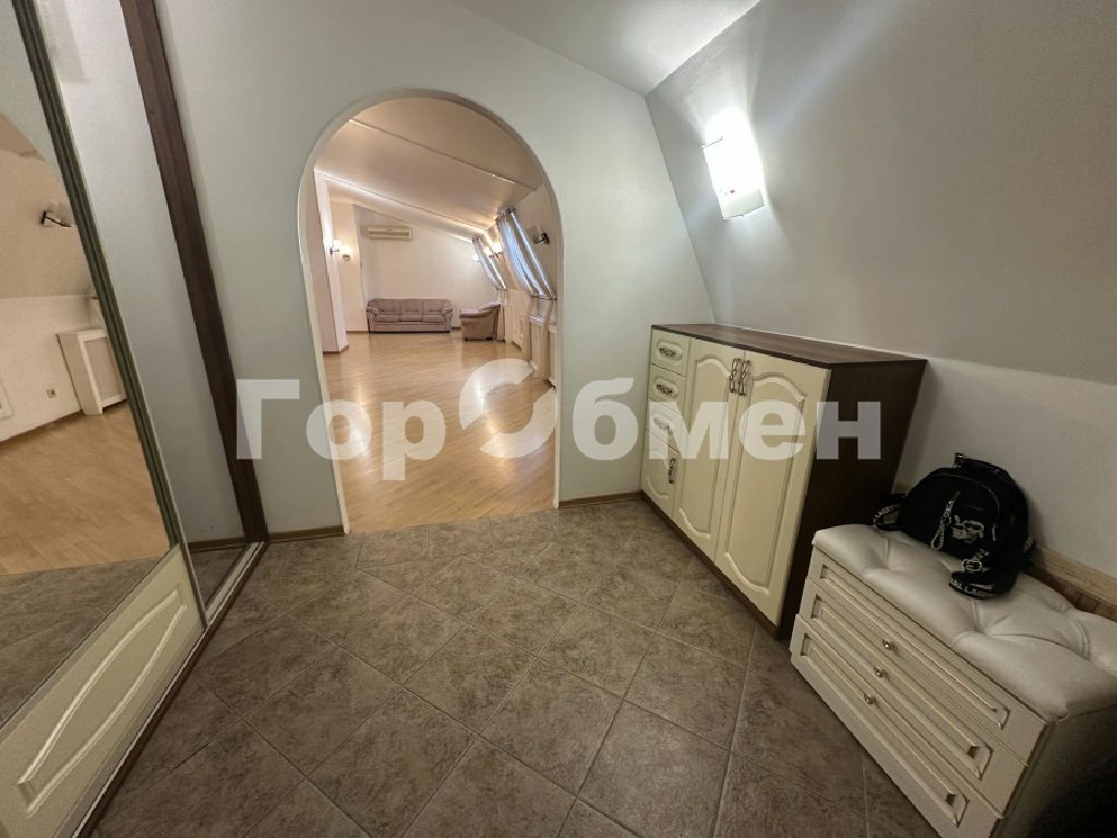 m. Barrikadnaya: Apartment, 3-rooms