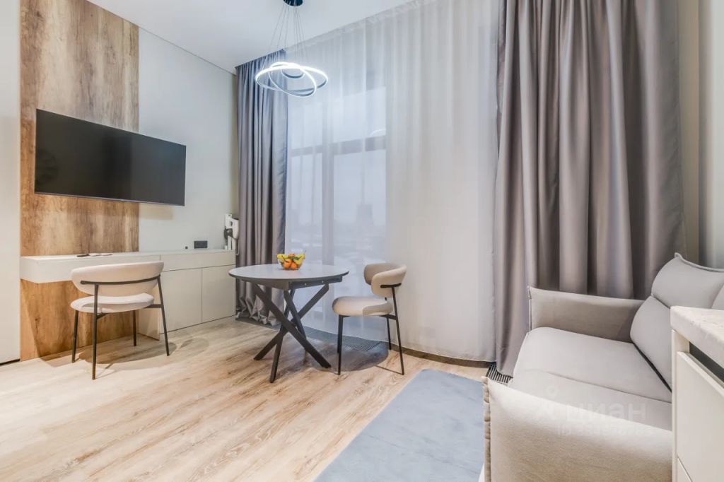 m. Zorge: Apartment, studio