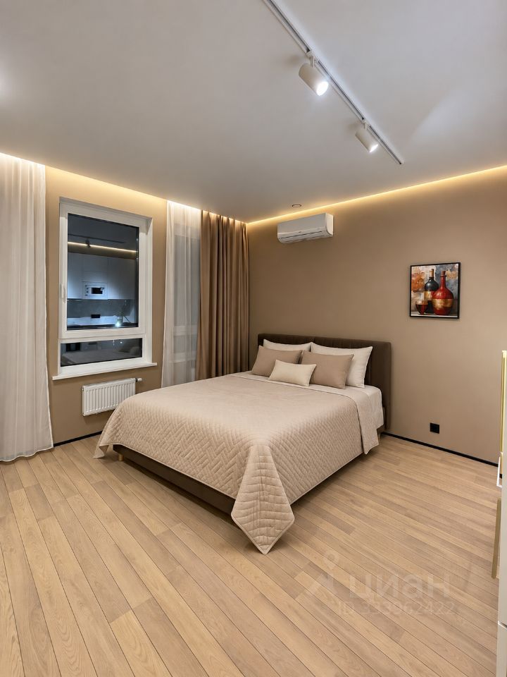 m. Dubrovka: Apartment, studio