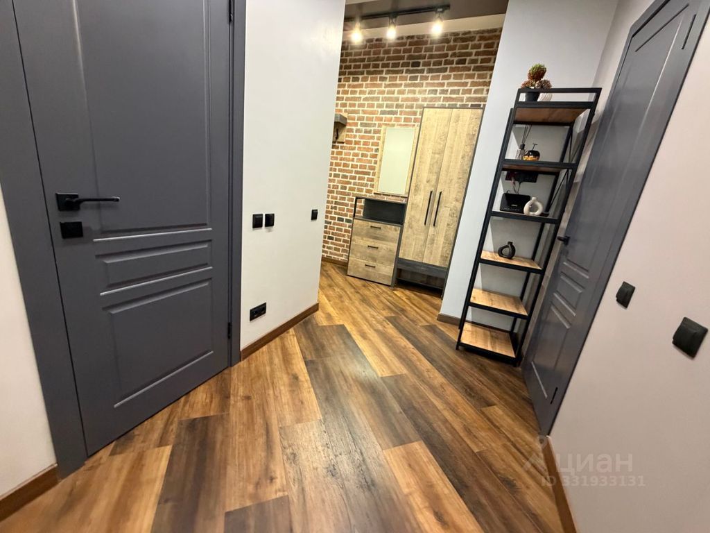 m. ZIL: Apartment, 1-rooms