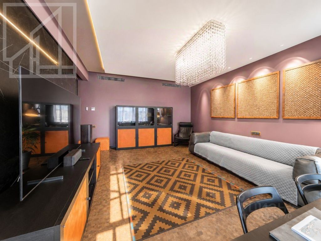 m. Novokuznetskaya: Apartment, 4-rooms