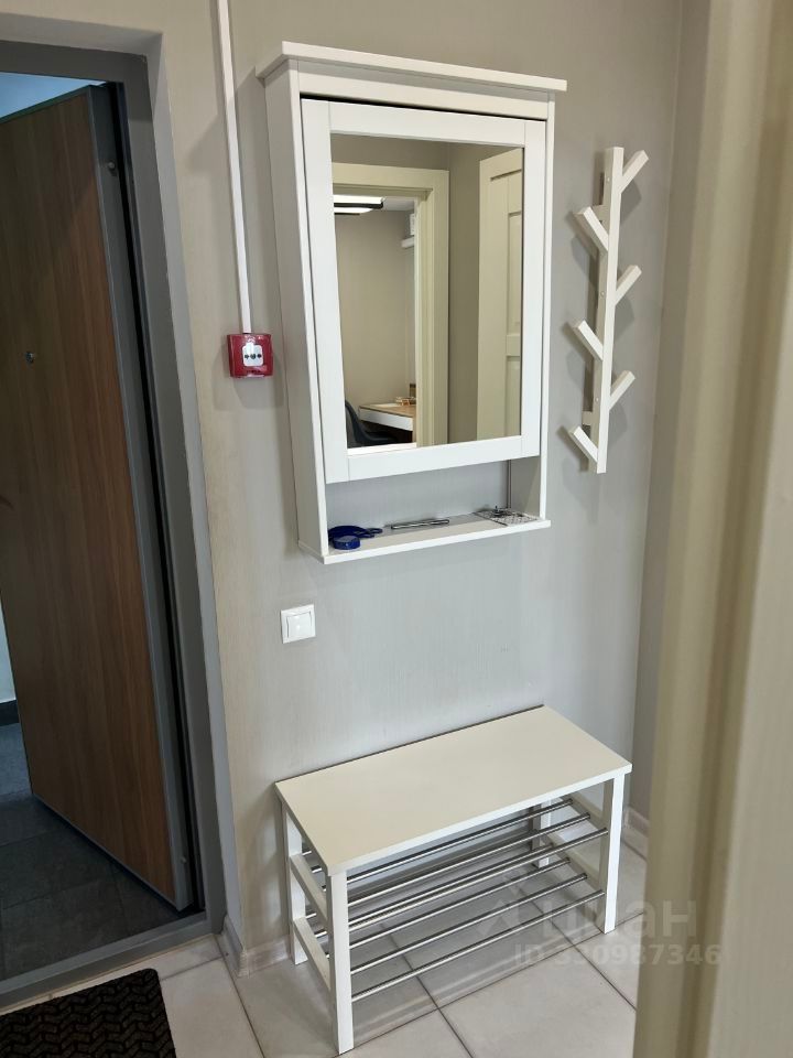 m. Lukhmanovskaya: Apartment, 1-rooms