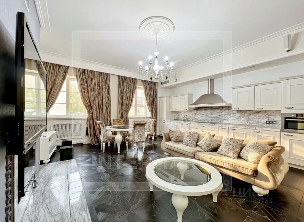 m. Kropotkinskaya: Apartment, 4-rooms