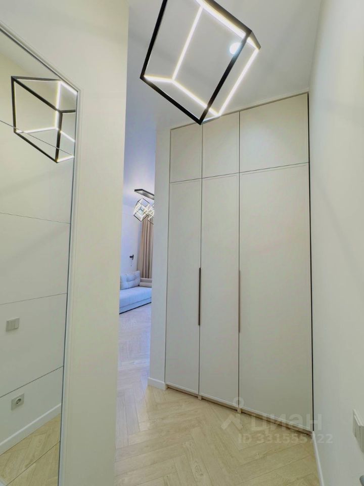 m. ZIL: Apartment, 2-rooms