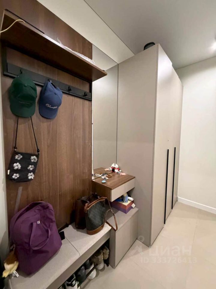 m. ZIL: Apartment, 2-rooms