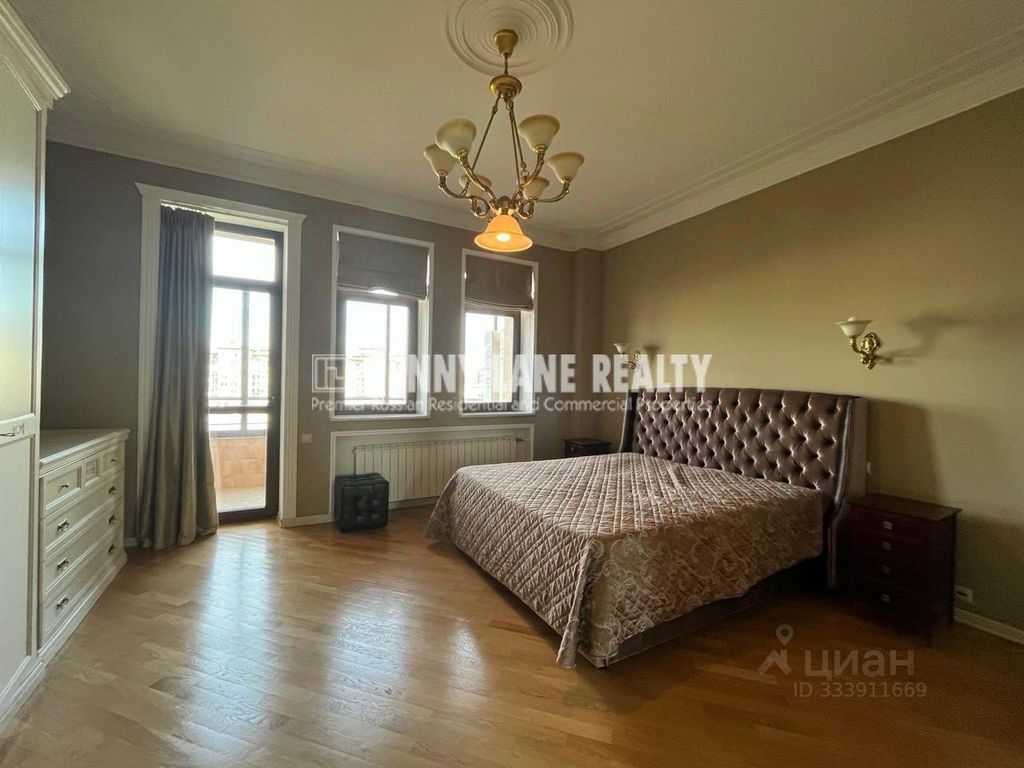 m. Mayakovskaya: Apartment, 4-rooms
