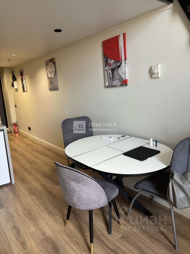 m. Sokol: Apartment, studio