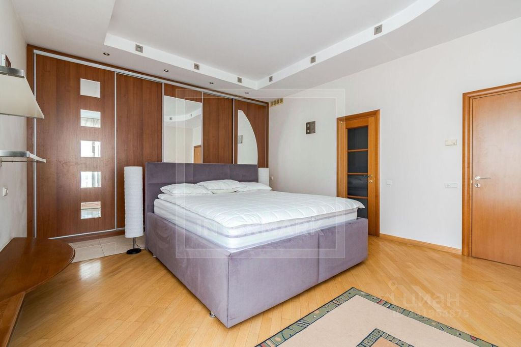 m. Smolenskaya: Apartment, 3-rooms