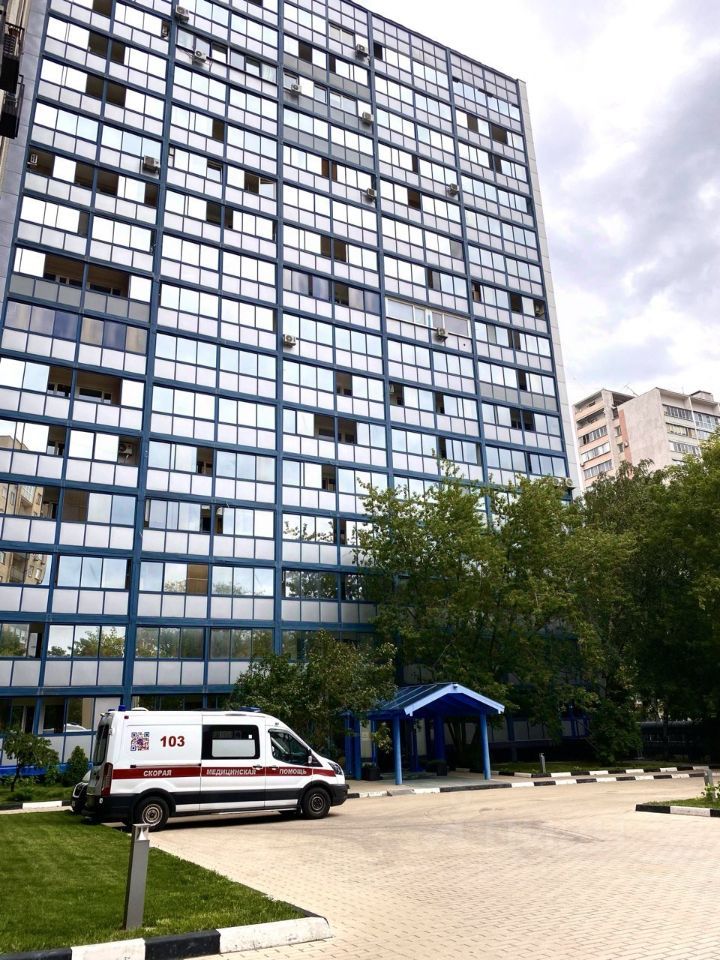 m. Ploschad trekh vokzalov: Apartment, 1-rooms