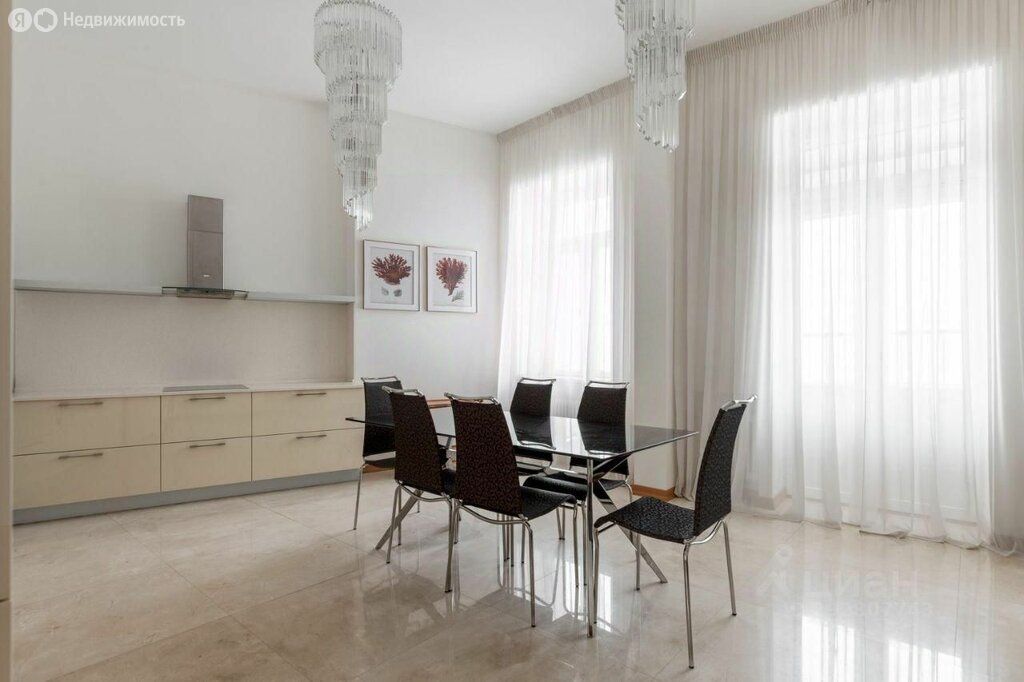 m. Okhotny ryad: Apartment, 3-rooms