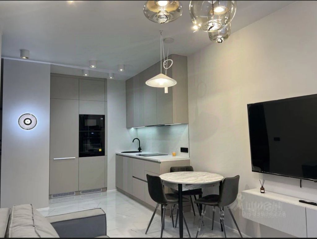 m. ZIL: Apartment, 2-rooms