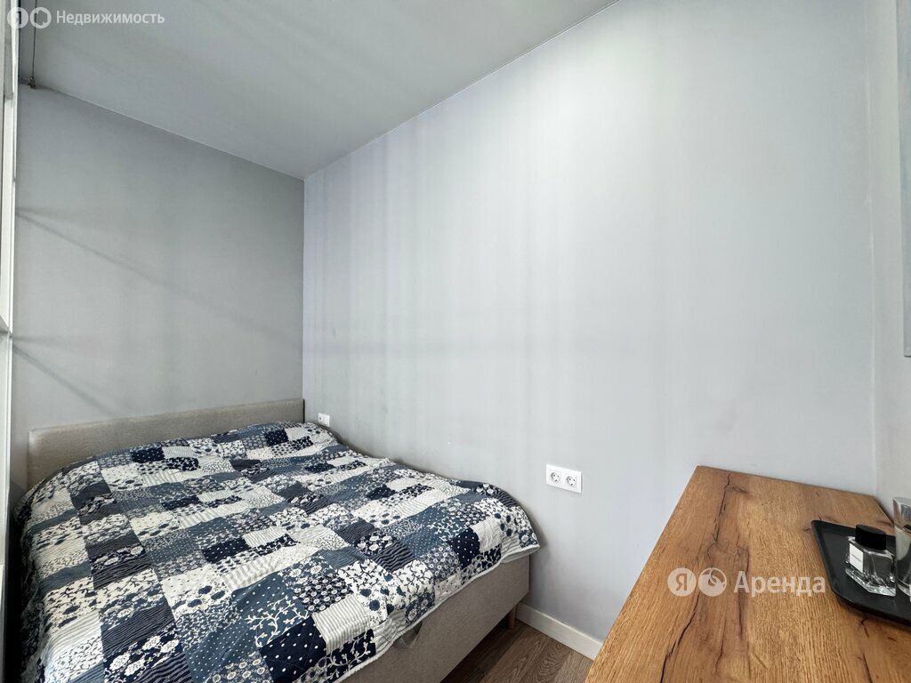 m. ZIL: Apartment, 1-rooms
