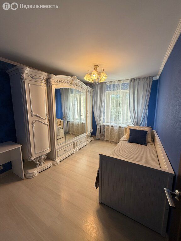 m. Ulitsa Dmitrievskogo: Apartment, 3-rooms
