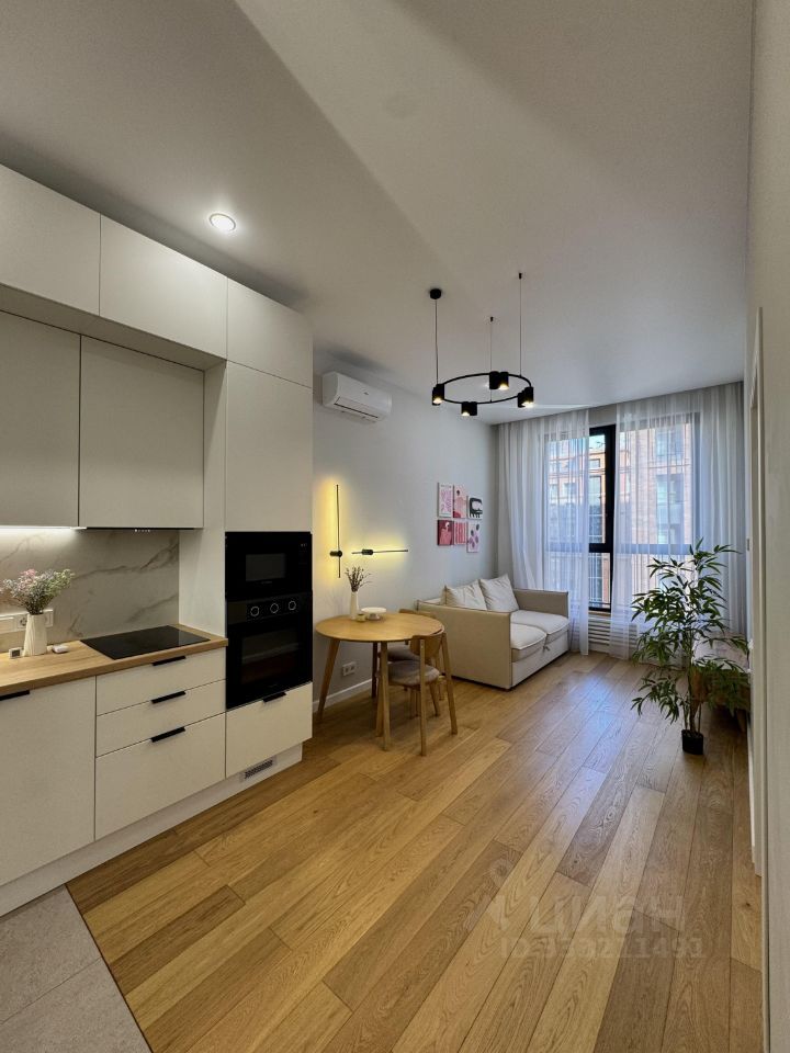 m. ZIL: Apartment, 2-rooms
