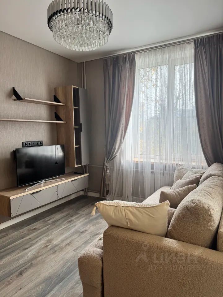 m. Oktyabrskoe pole: Apartment, 1-rooms