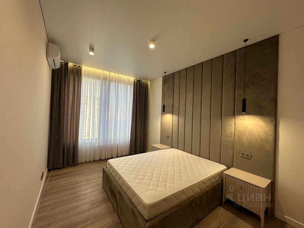 m. Aminyevskaya: Apartment, 3-rooms