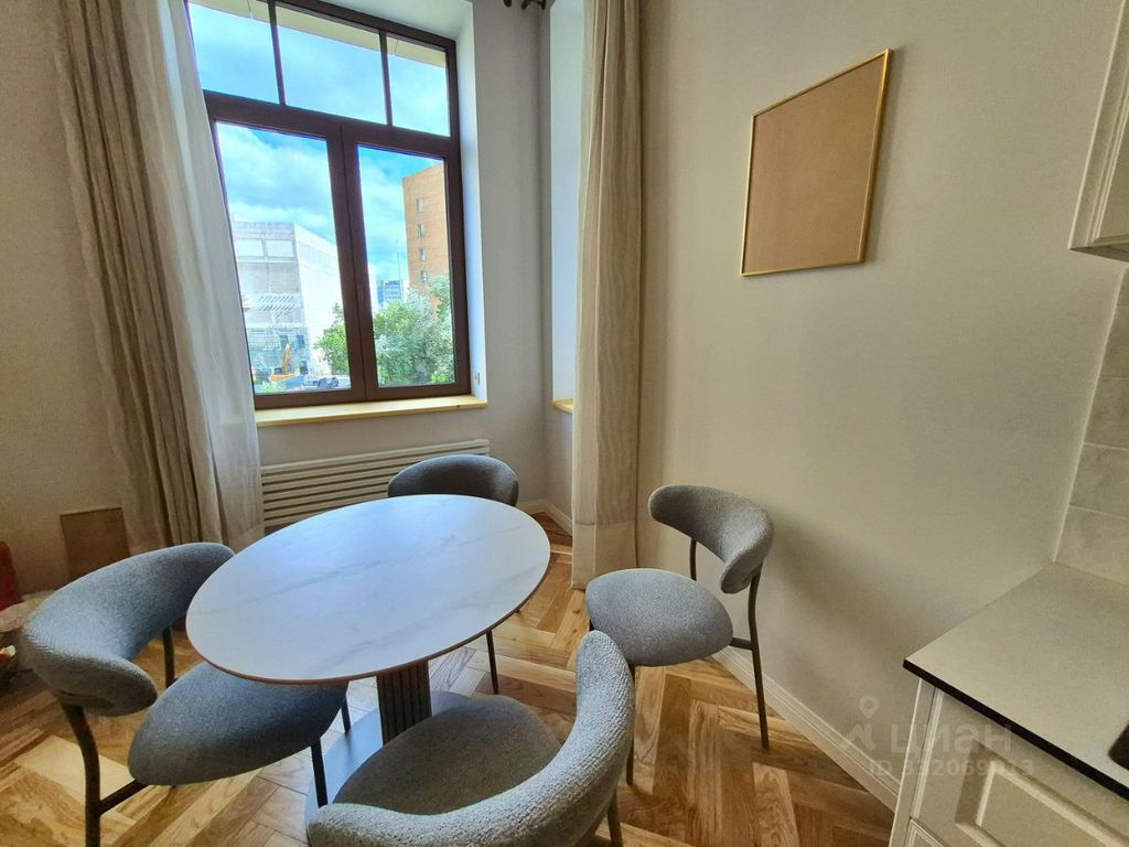 m. Oktyabrskoe pole: Apartment, 1-rooms