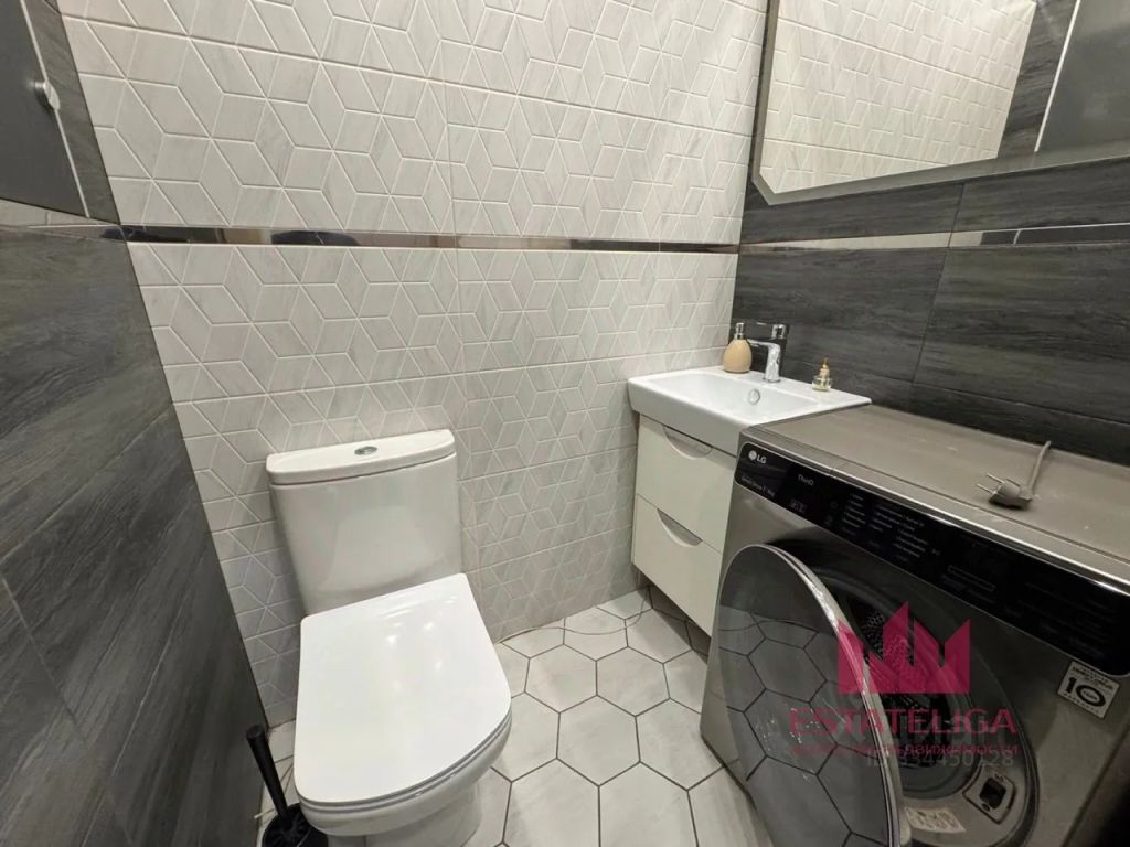 m. ZIL: Apartment, 2-rooms